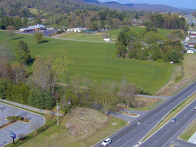 0 CHARLIE BROWN Rd, Burnsville, NC à vendre - Photo du bâtiment - Image 1 de 22