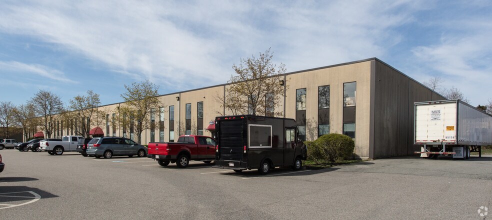 89-99 York Ave, Randolph, MA à louer - Photo du bâtiment - Image 3 de 7