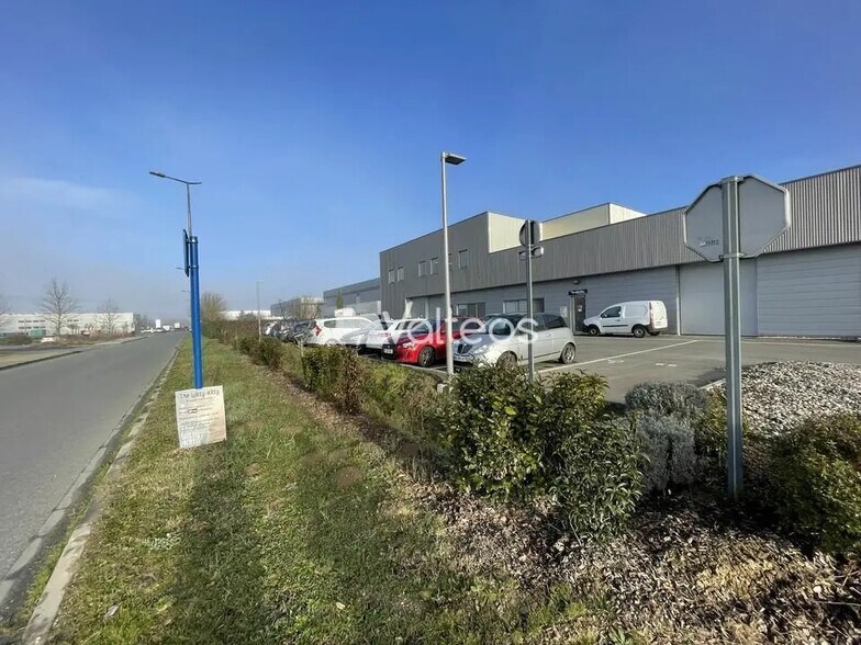 Bureau dans Escalquens à louer - Photo du bâtiment - Image 3 de 12