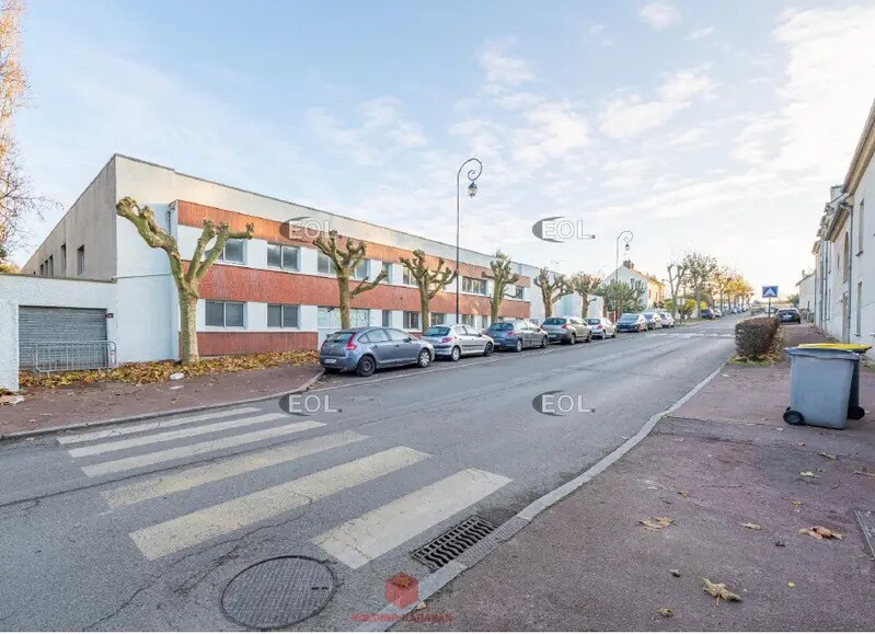 Office in Louvres for sale - Building Photo - Image 2 of 30