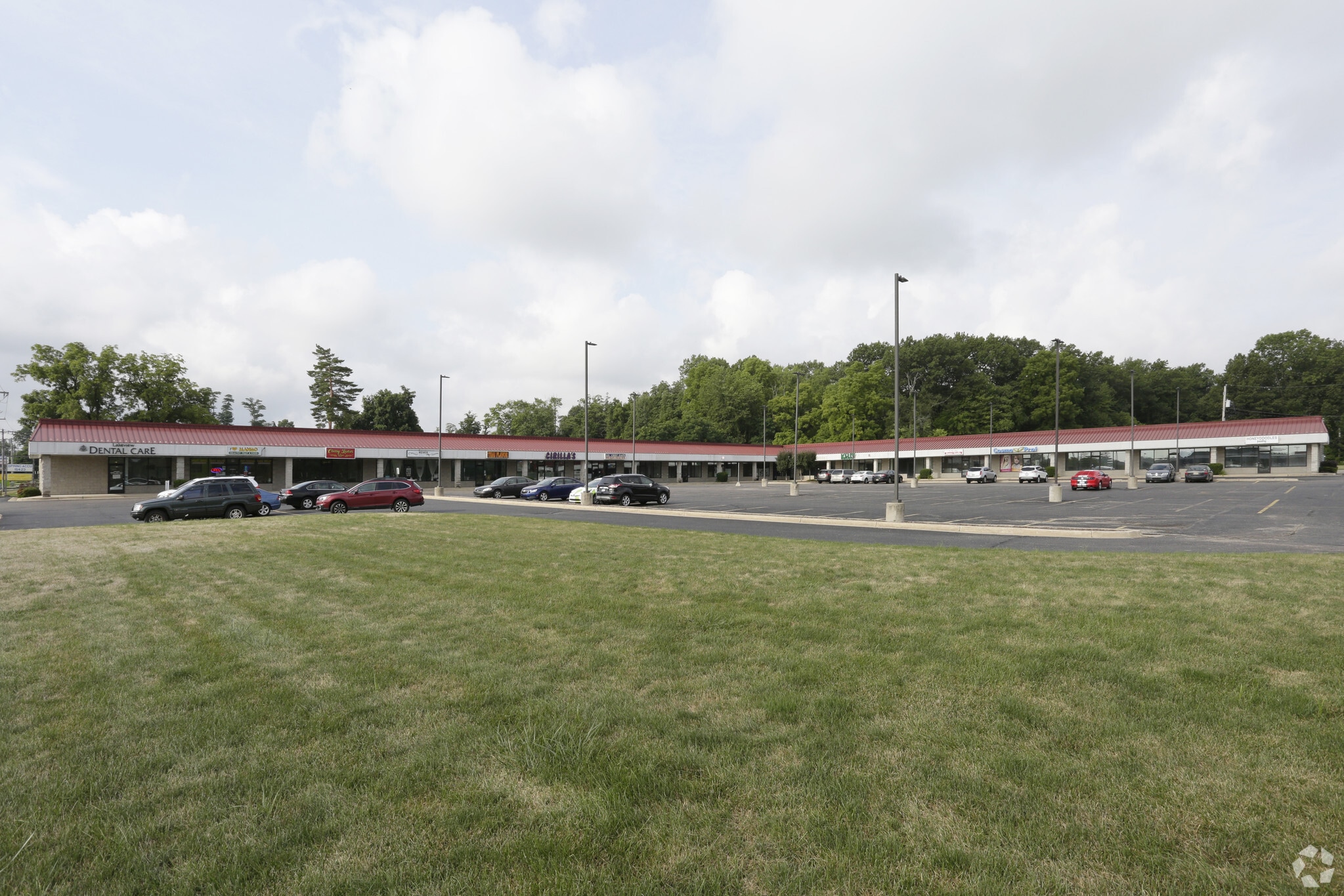 2245 W Columbia Ave, Battle Creek, MI à louer Photo du bâtiment- Image 1 de 12