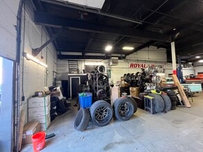 108 Clematis Ave, Waltham, MA à louer Photo intérieure- Image 2 de 5