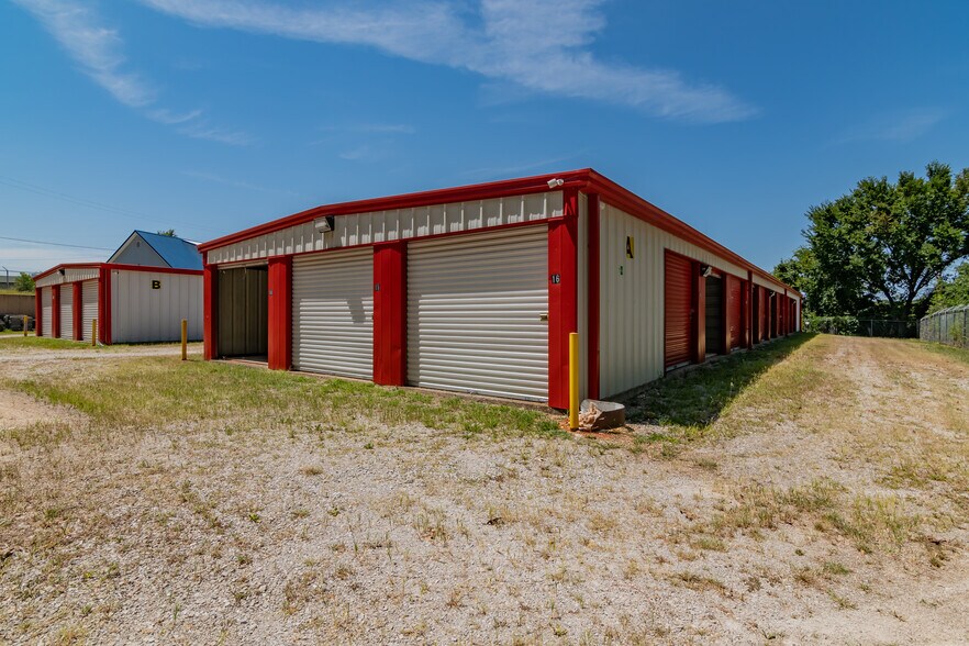 23371 Old Highway 160, Reeds Spring, MO à vendre - Photo du bâtiment - Image 2 de 36