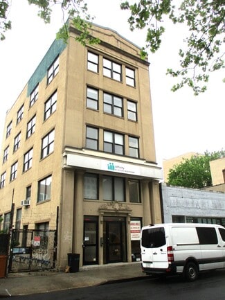 Plus de détails pour 90-34 161st St, Jamaica, NY - Bureau à louer
