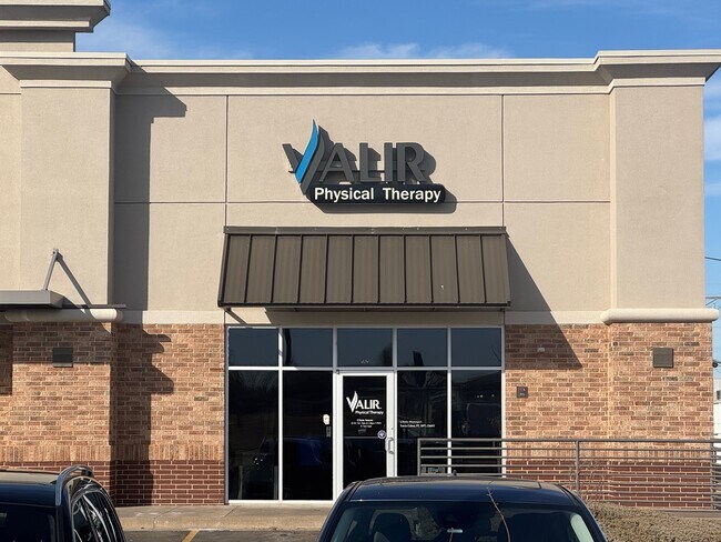 More details for 107-115 E State Highway 152, Mustang, OK - Retail for Lease