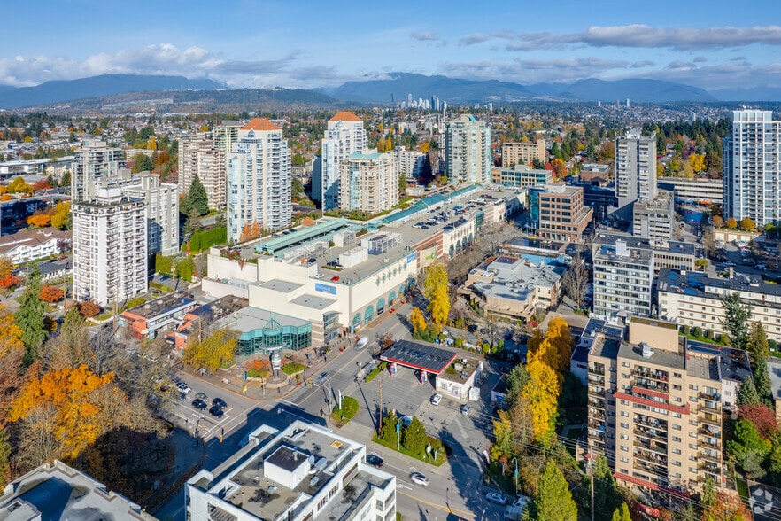 610 Sixth St, New Westminster, BC à louer - Aérien - Image 3 de 7