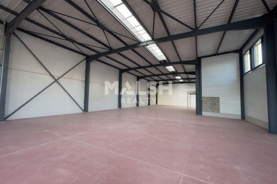 Chemin D'Yvours, OULLINS-PIERRE-BÉNITE for lease - Interior Photo - Image 3 of 7