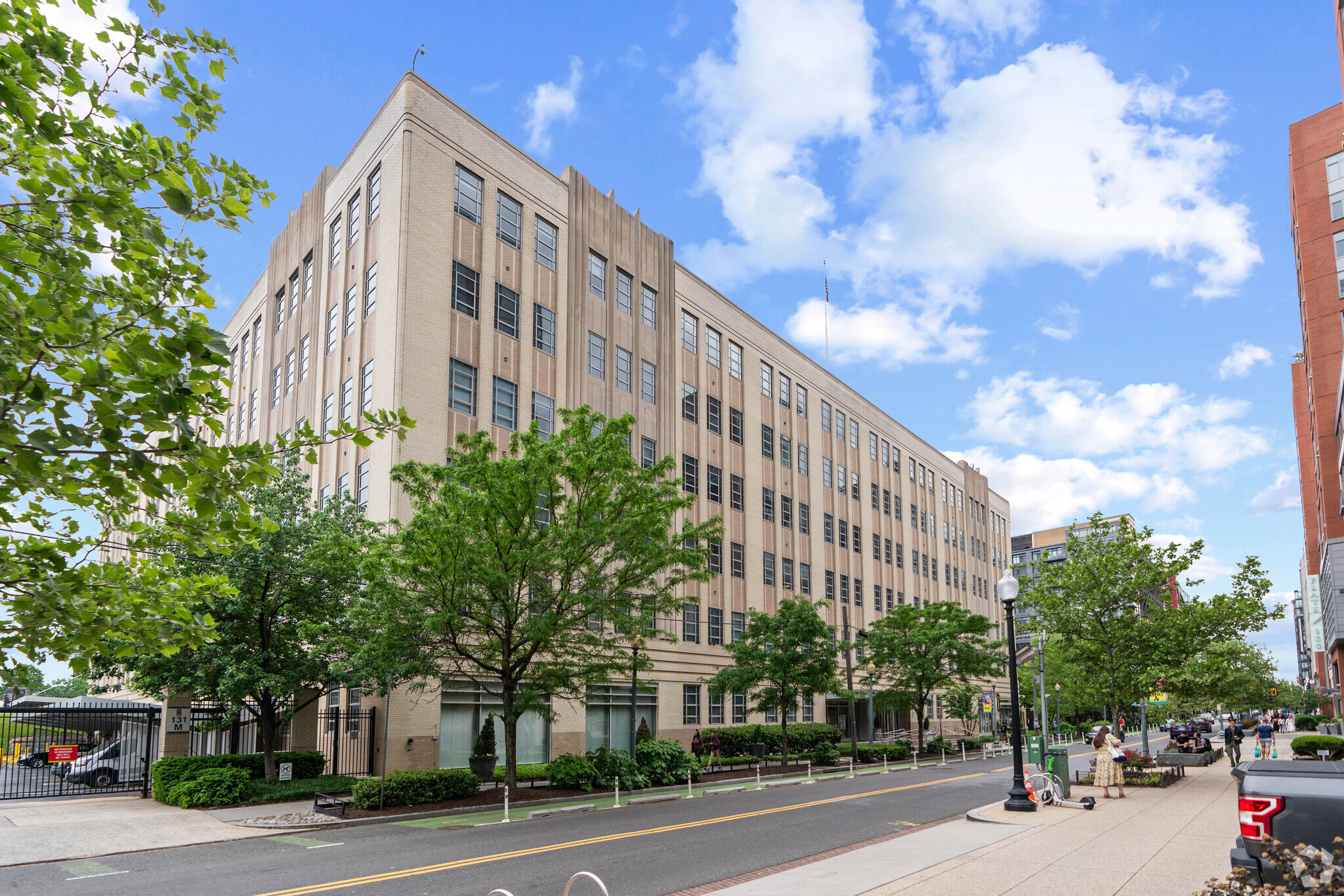 131 M St NE, Washington, DC à vendre Photo principale- Image 1 de 1