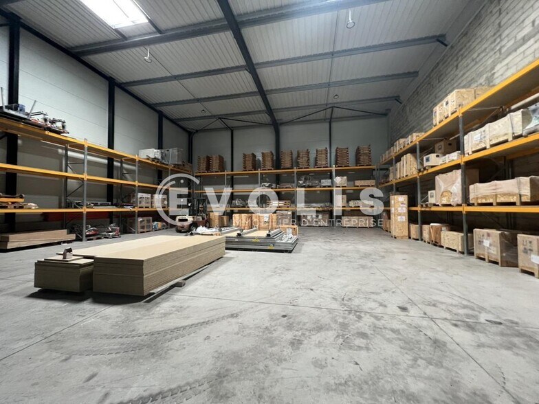Flex in Les Pavillons-sous-Bois for lease - Building Photo - Image 2 of 10