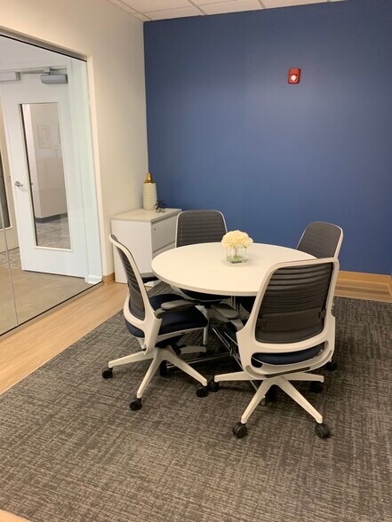 675 Mansell Rd, Roswell, GA à louer - Photo intérieure - Image 2 de 21