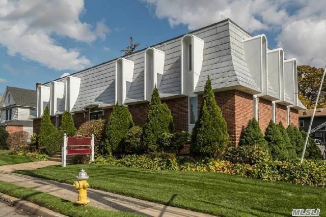 103 Cooper St, Babylon, NY à louer - Photo du bâtiment - Image 1 de 9