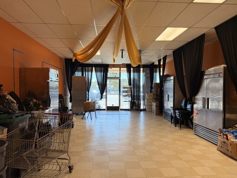 1645-1647 E Palmdale Blvd, Palmdale, CA for lease - Interior Photo - Image 2 of 2