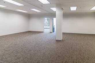 1827 Walden Office Sq, Schaumburg, IL for lease Interior Photo- Image 2 of 6