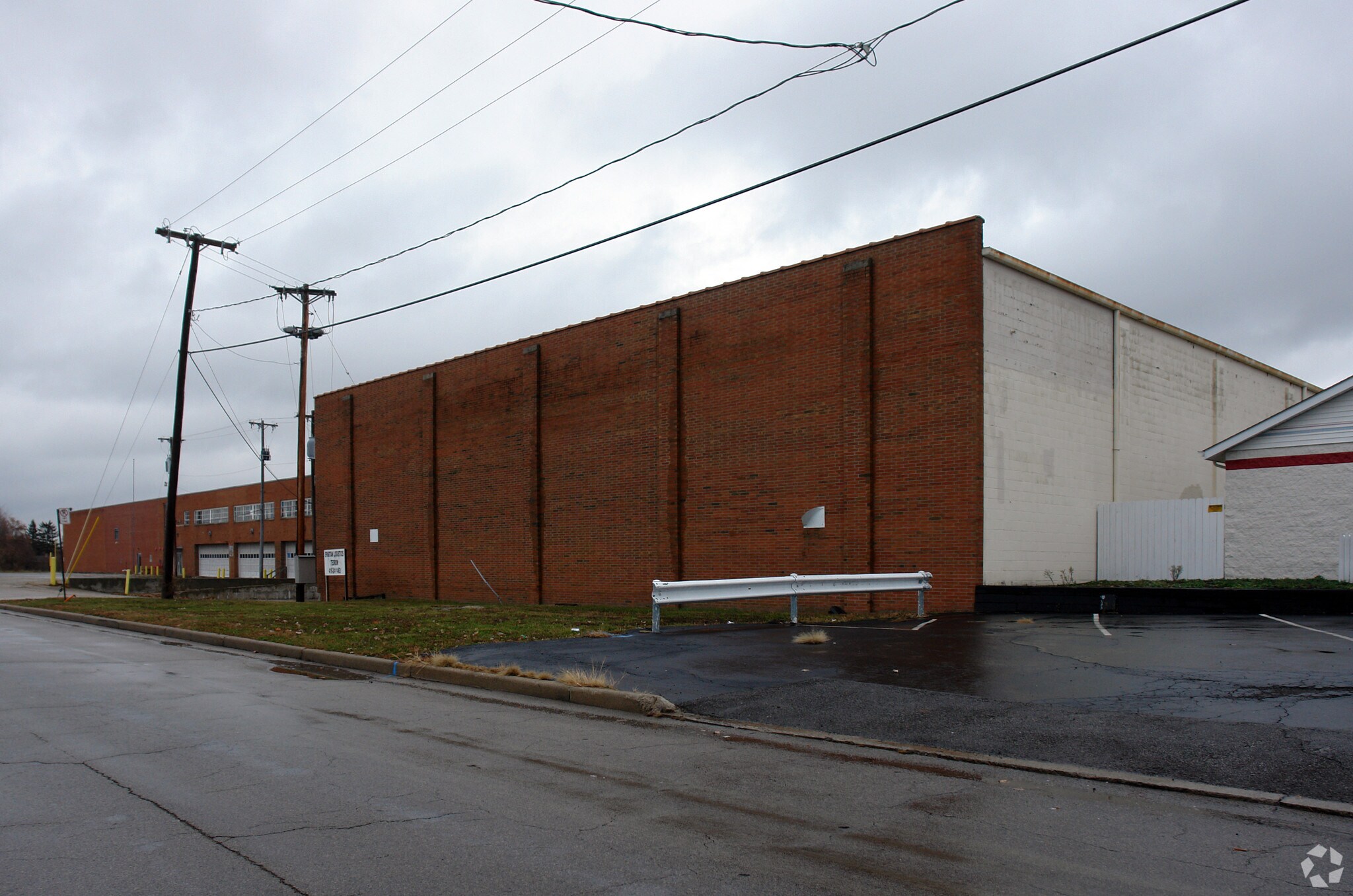 2145 Tedrow Rd, Toledo, OH for lease Primary Photo- Image 1 of 8