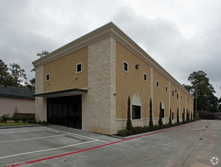 26207 Oak Ridge Dr, Spring, TX à louer - Photo du bâtiment - Image 1 de 30