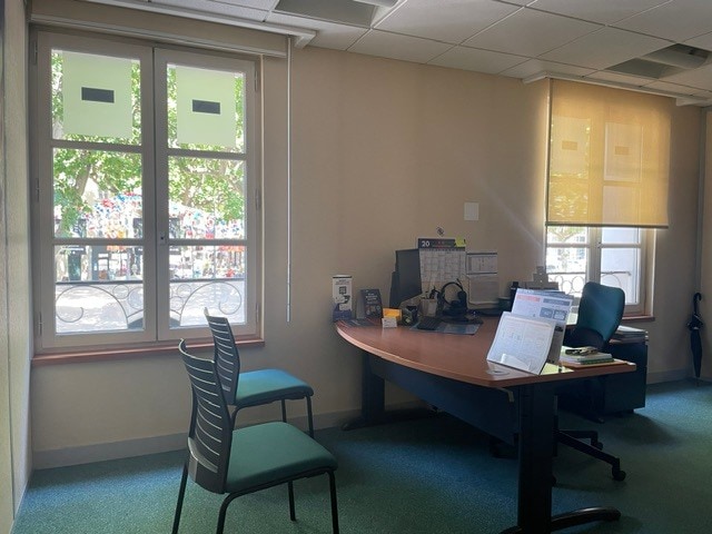 Retail in Carpentras for lease - Building Photo - Image 3 of 5