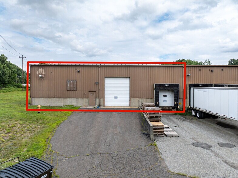 35 Industrial Dr, East Longmeadow, MA à louer - Photo du bâtiment - Image 2 de 5