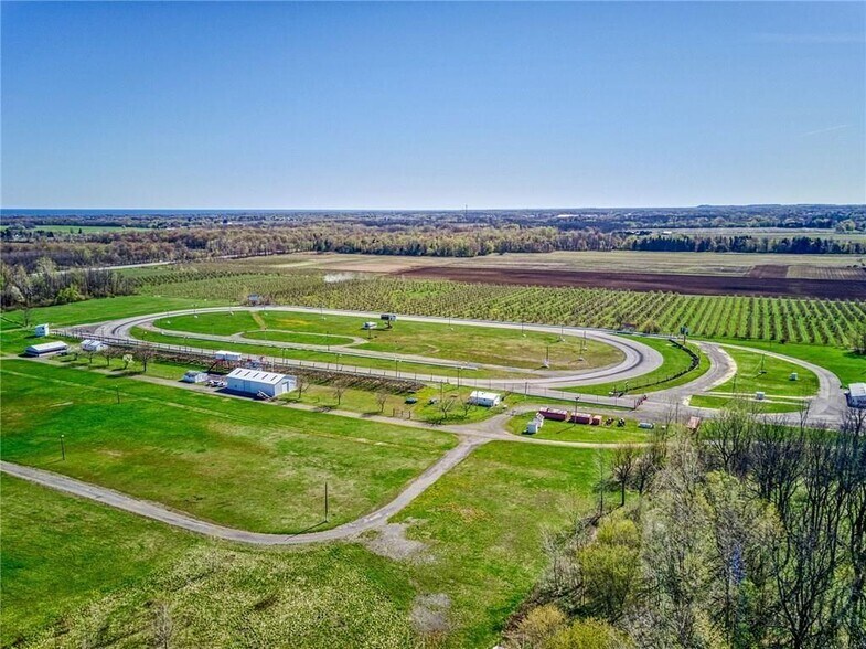 3001 Ridge Rd, Williamson, NY à vendre - Photo du bâtiment - Image 1 de 2