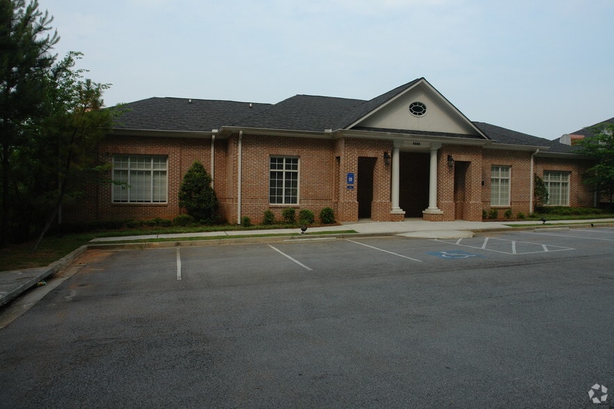 4568 Lawrenceville Hwy NW, Lilburn, GA for sale - Primary Photo - Image 1 of 30