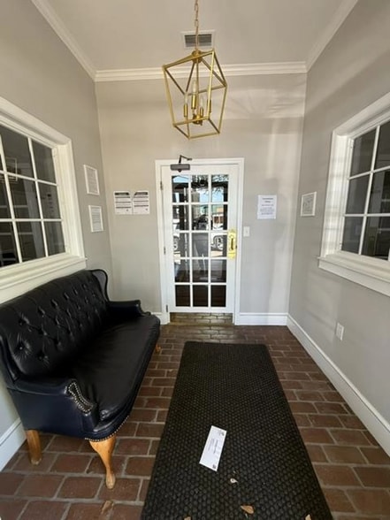 2718 N Oak St, Valdosta, GA for sale - Interior Photo - Image 2 of 11