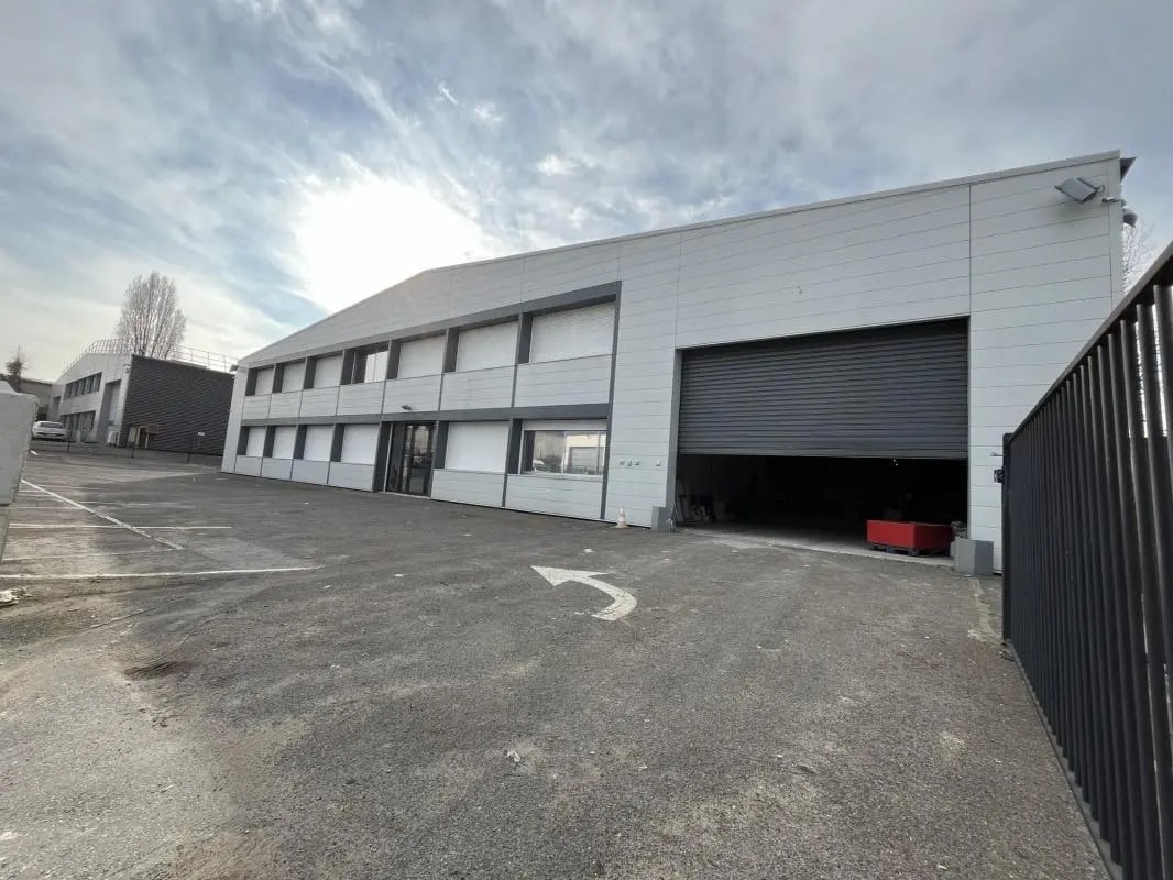 8 Rue Du Docteur Jean Charcot, Morangis for lease Building Photo- Image 1 of 9