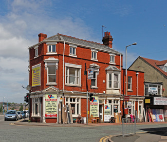 Plus de détails pour 90-91 High St, Cradley Heath - Local commercial à louer