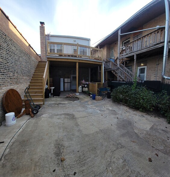 2556 W Lawrence Ave, Chicago, IL à louer - Photo du bâtiment - Image 2 de 18