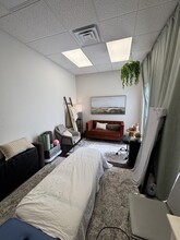 1314 N 205th St, Elkhorn, NE for lease Interior Photo- Image 2 of 3