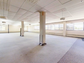 750 A B Data Dr, Glendale, WI for lease Interior Photo- Image 2 of 8