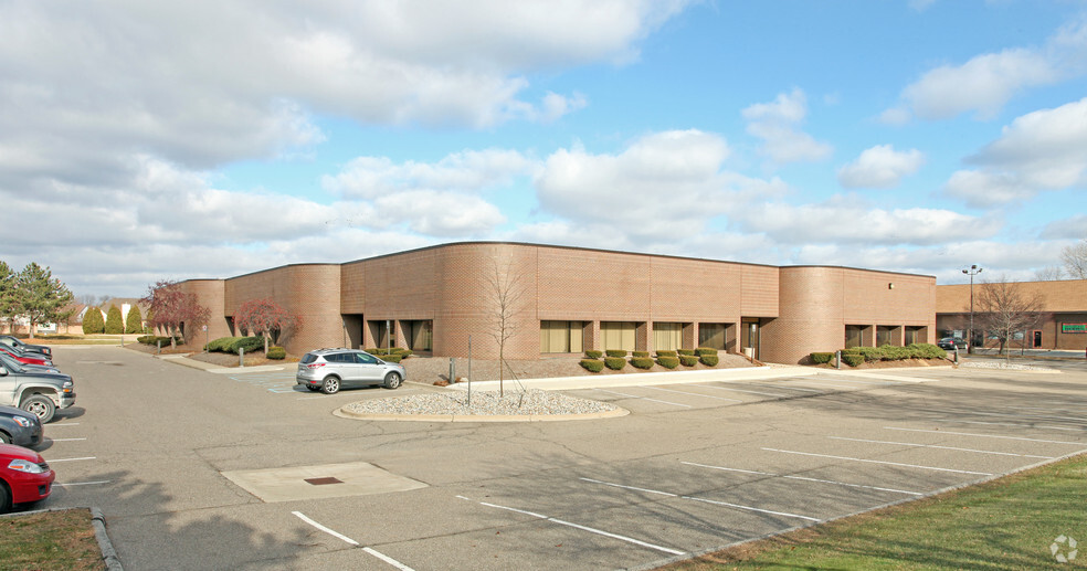 41150 Technology Park Dr, Sterling Heights, MI à louer - Photo du b timent - Image 2 de 3