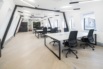 20-25 Glasshouse Yard, Londres à louer Photo intérieure- Image 2 de 20