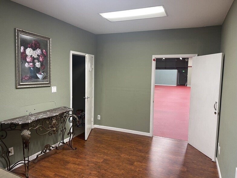 7075 Commerce Cir, Pleasanton, CA for lease - Interior Photo - Image 3 of 9