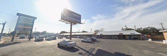 Plus de détails pour 5312 Menchaca Rd, Austin, TX - Bureau/Commerce de détail, Commerce de détail à louer