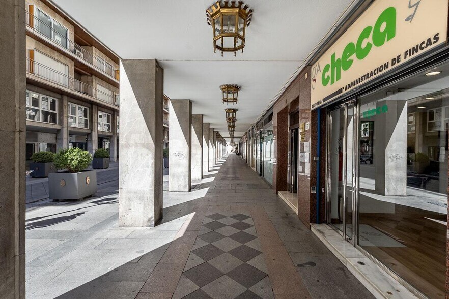 Calle Ángel Ganivet, 15, Granada, Granada for sale - Building Photo - Image 2 of 48