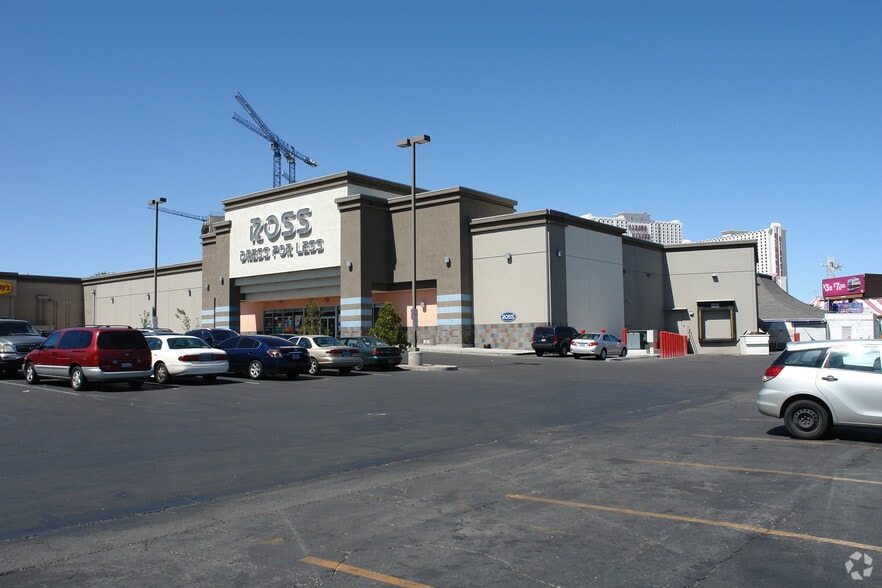 3001 S Las Vegas Blvd, Las Vegas, NV for lease - Primary Photo - Image 1 of 4