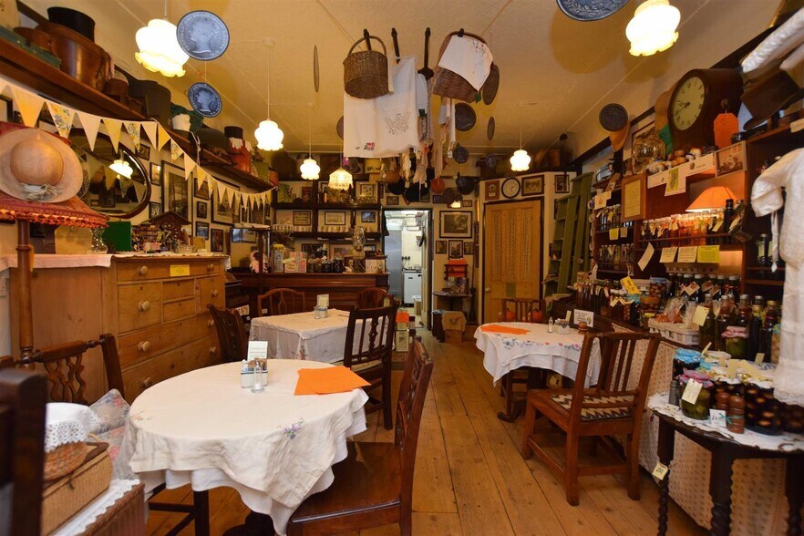 16-16A King St, Ulverston à vendre - Photo du bâtiment - Image 3 de 13