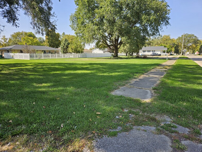 1245 E Bluff St, Marseilles, IL for sale - Building Photo - Image 3 of 20