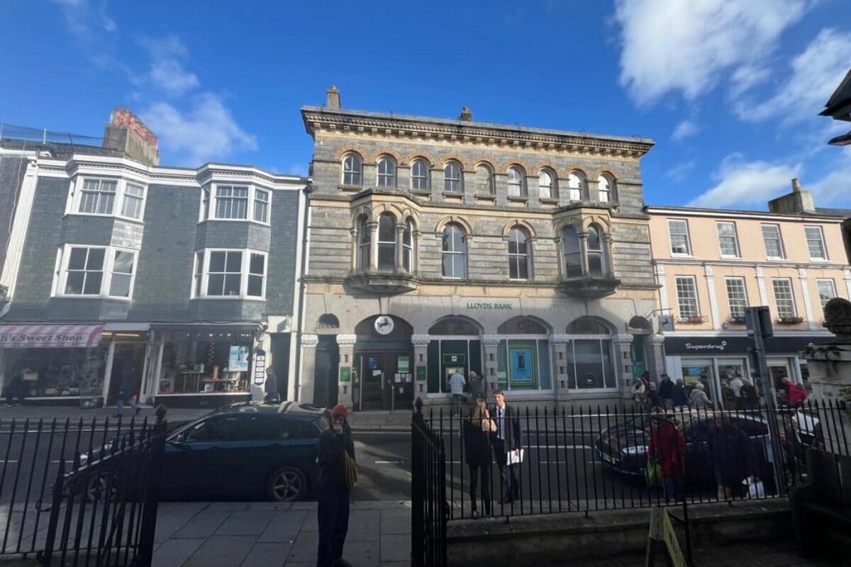 31-33 Fore St, Totnes for sale Primary Photo- Image 1 of 11