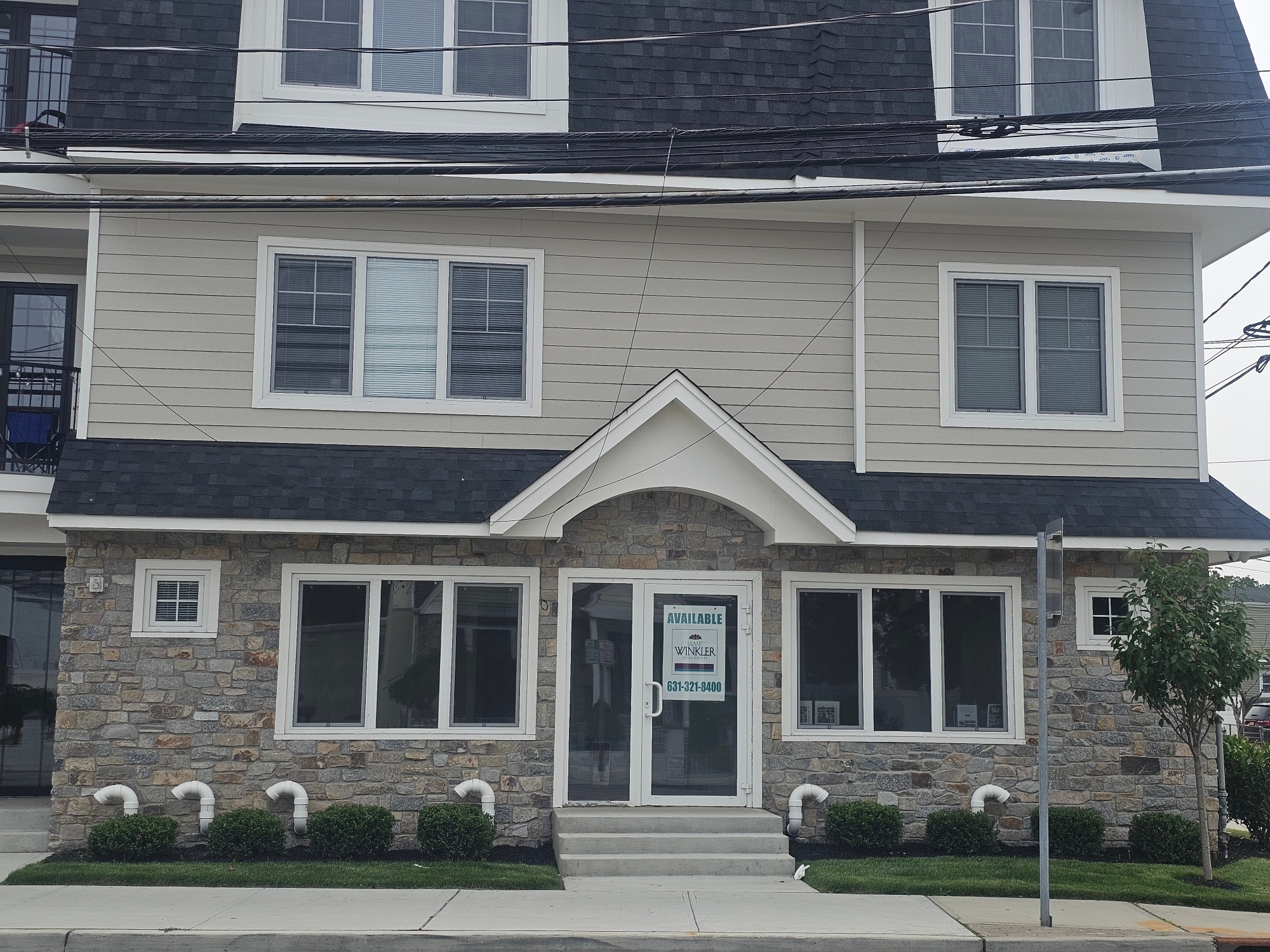 400 Oak St, Copiague, NY for lease Building Photo- Image 1 of 22