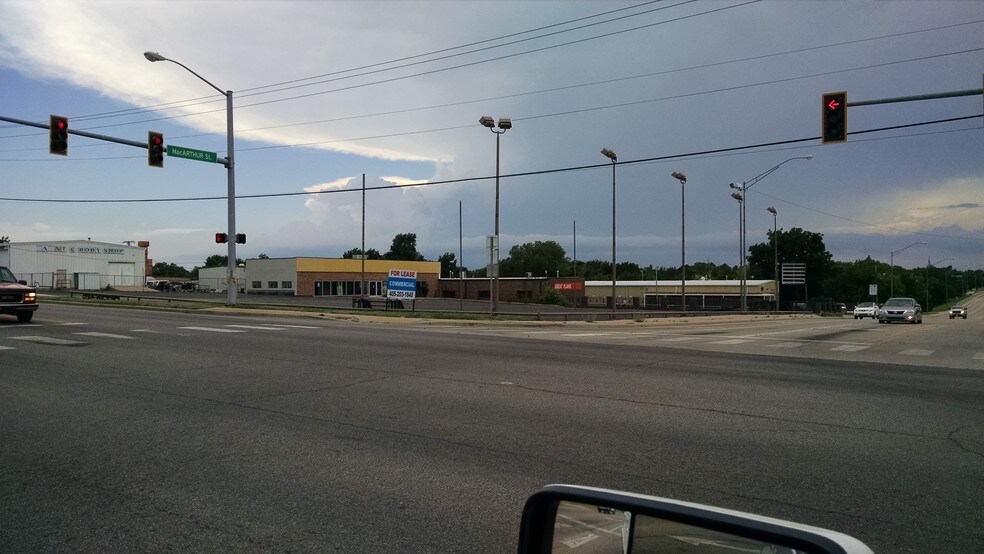 815 E Macarthur St, Shawnee, OK à louer - Photo du bâtiment - Image 2 de 2