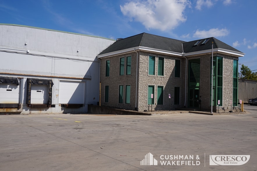 19100 Holland Rd, Brook Park, OH for lease - Building Photo - Image 2 of 3