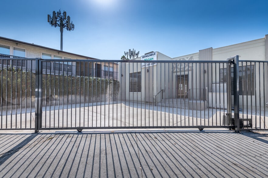 5556 W Washington Blvd, Los Angeles, CA for lease - Building Photo - Image 3 of 18