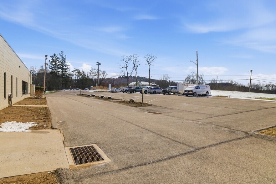 221 Russellton Dorseyville Rd, Cheswick, PA à louer - Photo du bâtiment - Image 3 de 78