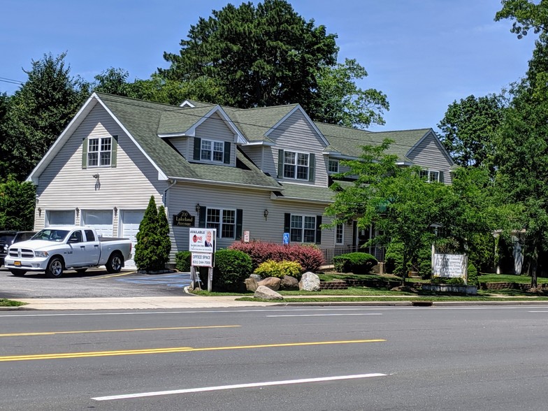 700 Lakeland Ave, Bohemia, NY for sale - Primary Photo - Image 1 of 1