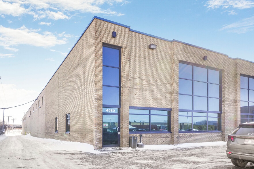 4580-4610 Hickmore, Montréal, QC for lease - Building Photo - Image 2 of 21