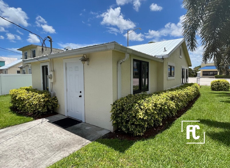 945 SW Martin Downs Blvd, Palm City, FL for lease - Building Photo - Image 2 of 4