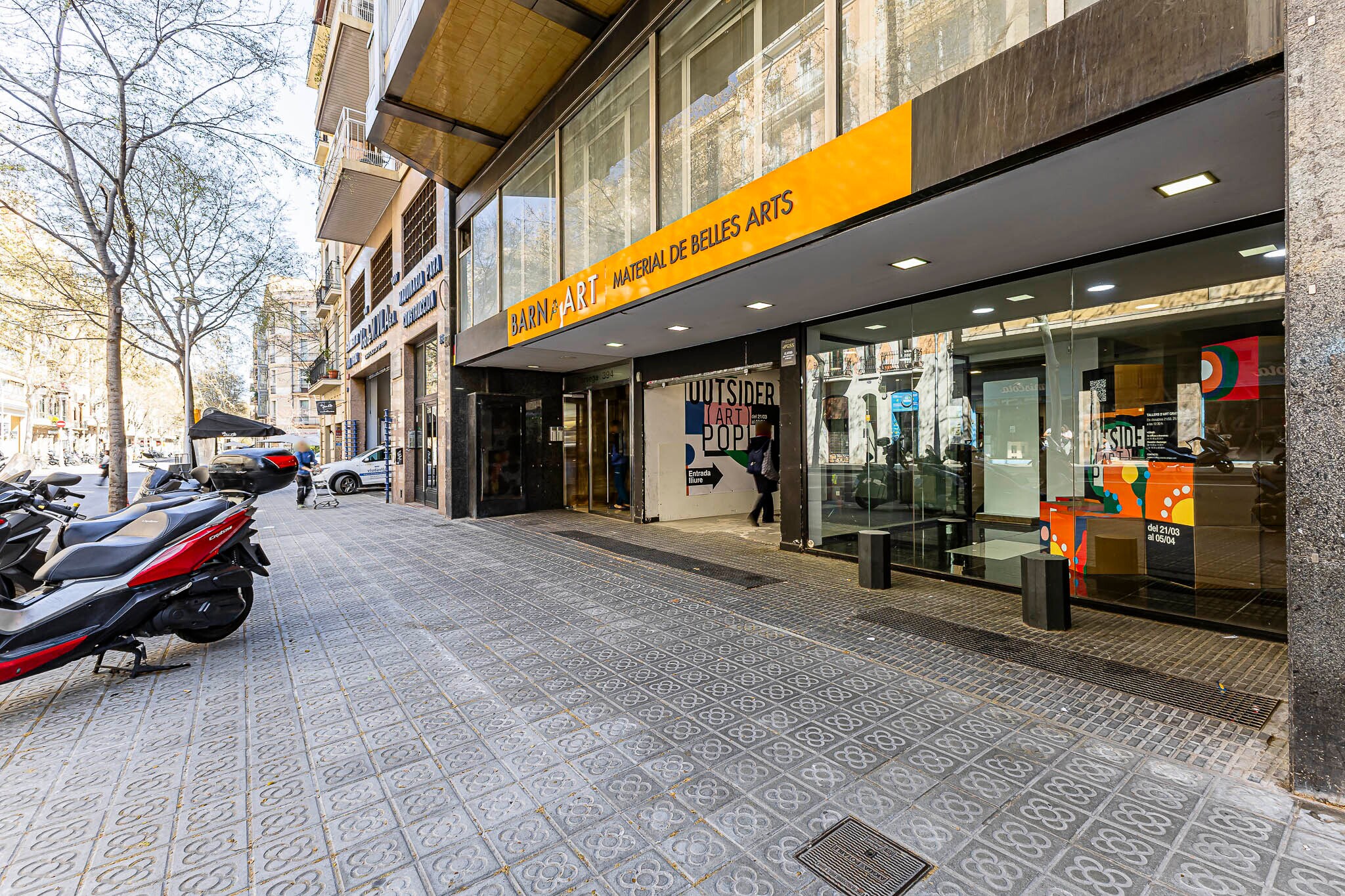 Retail in Barcelona, Barcelona for lease Primary Photo- Image 1 of 10