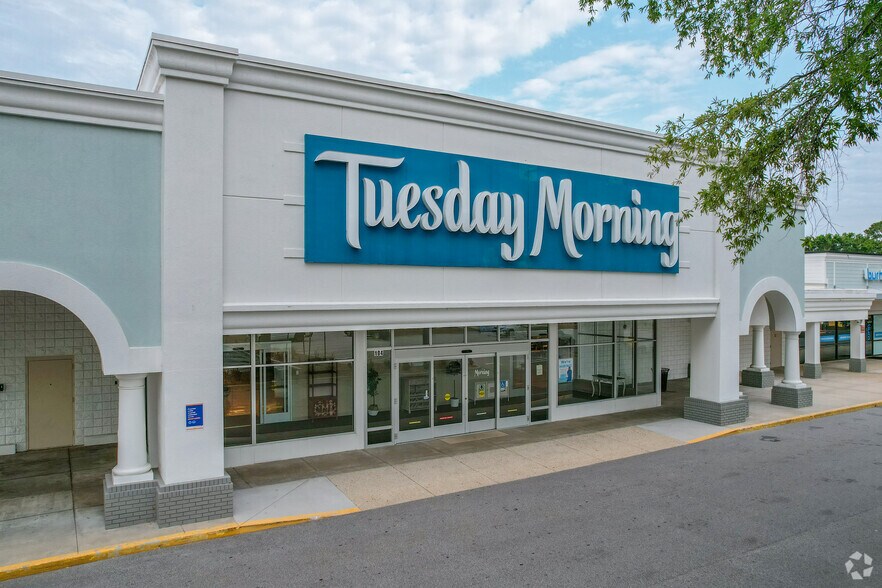 1291 Folly Rd, Charleston, SC à louer - Photo du bâtiment - Image 3 de 8