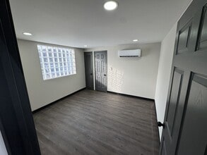 572 S Nelson Rd, Columbus, OH for lease Interior Photo- Image 2 of 5