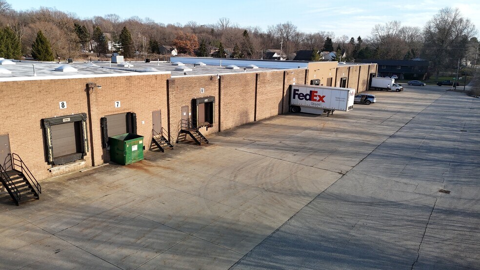 1217-1227 Norton Rd, Hudson, OH à louer - Photo du bâtiment - Image 2 de 11